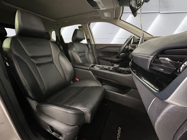 Used 2023 Gold Nissan SL image 14