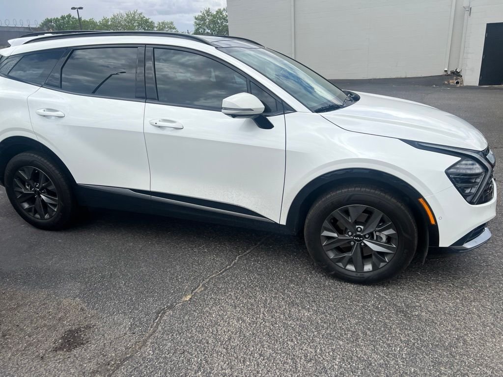 Used 2025 White Kia SX-Prestige image 7