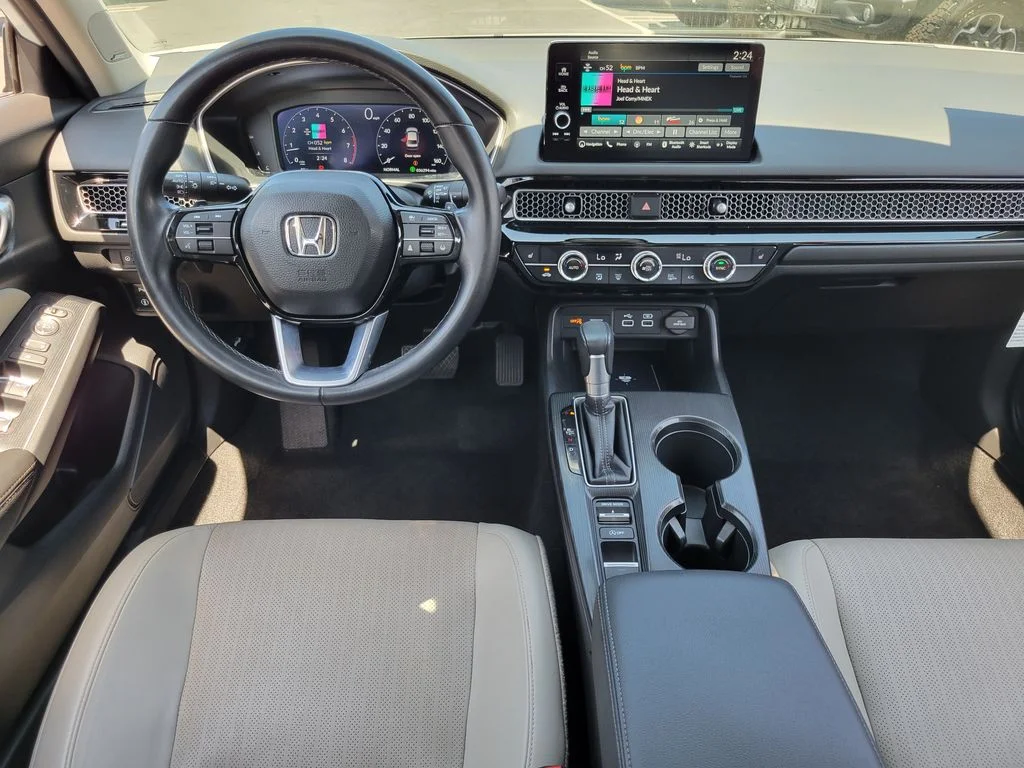 Used 2024 White Honda Touring image 4