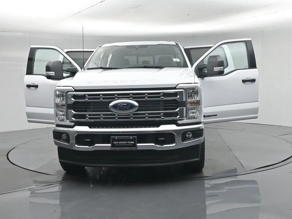 New 2026 White Ford XLT image 30