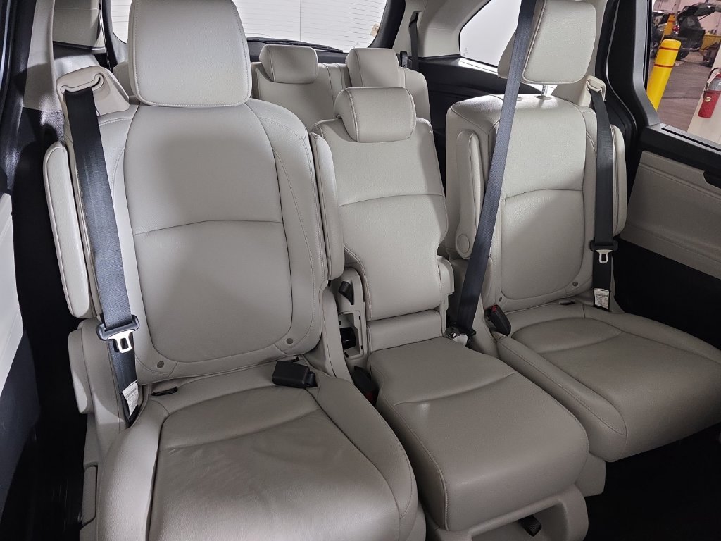 Used 2025  Honda EX-L image 20