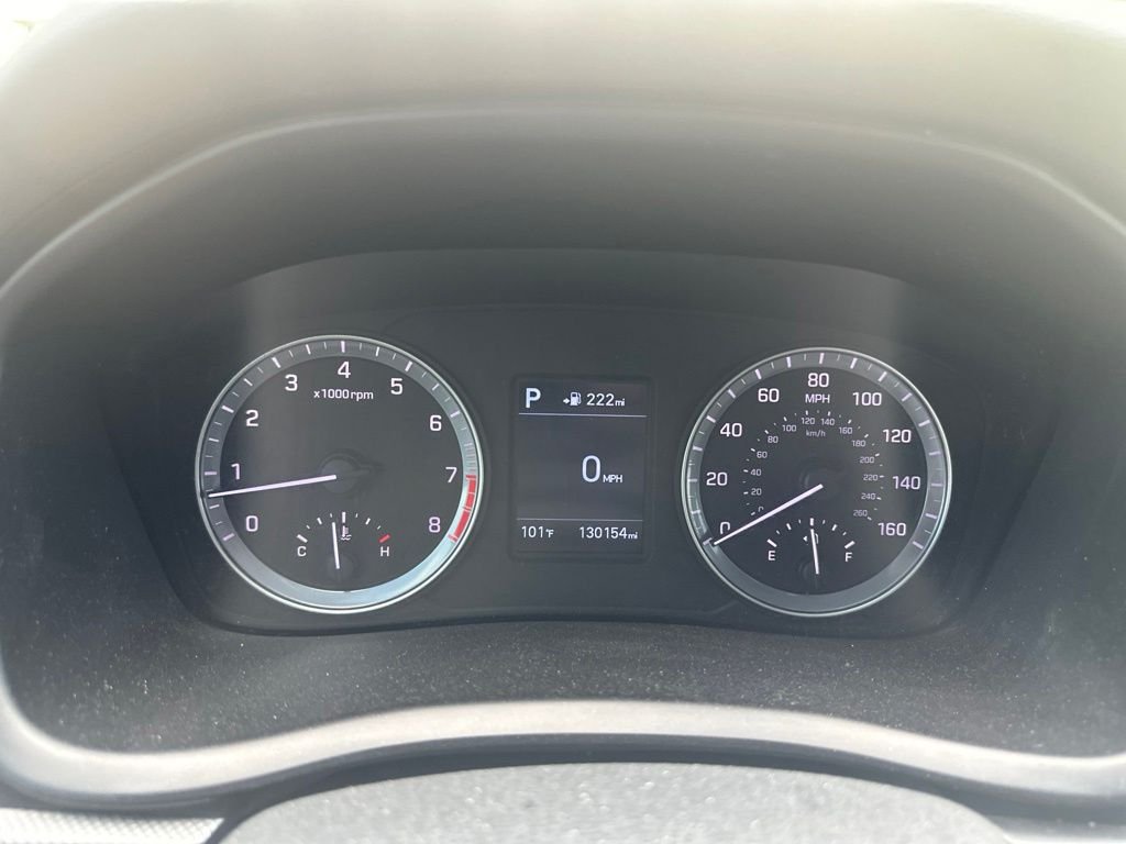 Used 2019 Red Hyundai SE image 12