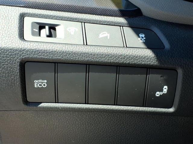 Used 2014 Moonstone Silver Hyundai 2.4L Premium image 25