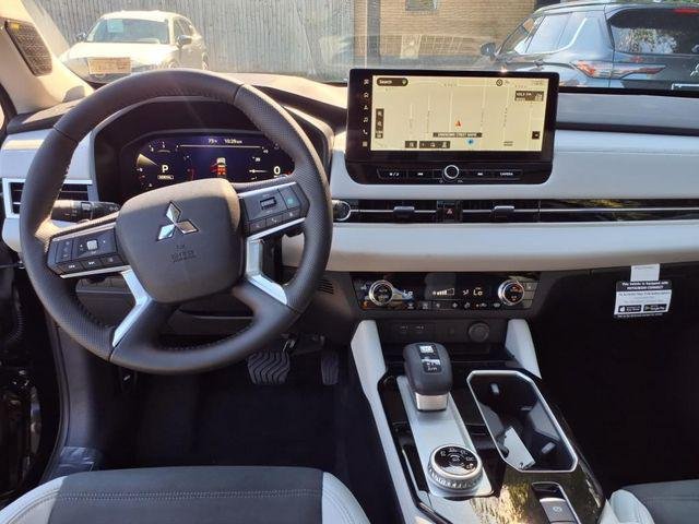 2025 Mitsubishi Outlander SE - Photo 7