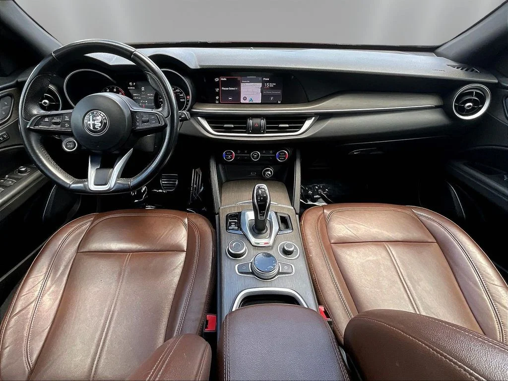 Used 2022 Alfa Rosso Alfa Romeo Ti image 7