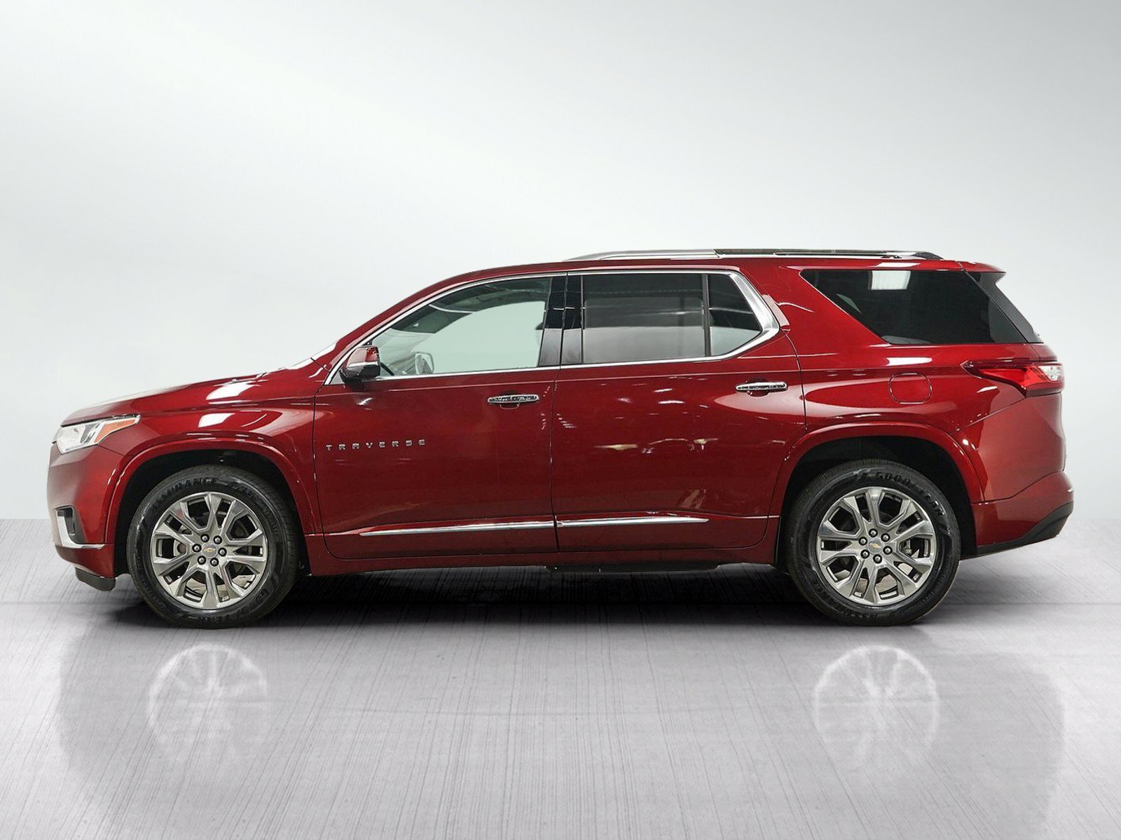Used 2018 Chevrolet Traverse Premier with VIN 1GNEVJKW8JJ272460 for sale in White Bear Lake, Minnesota