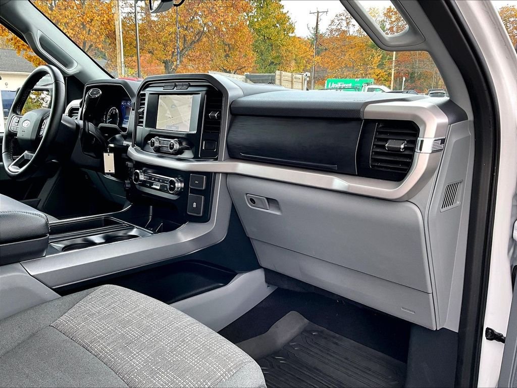 Used 2023 Oxford White Ford XLT image 17