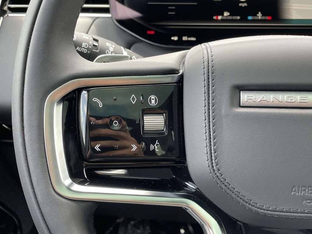 New 2026 Borasco Grey Land Rover SE image 35