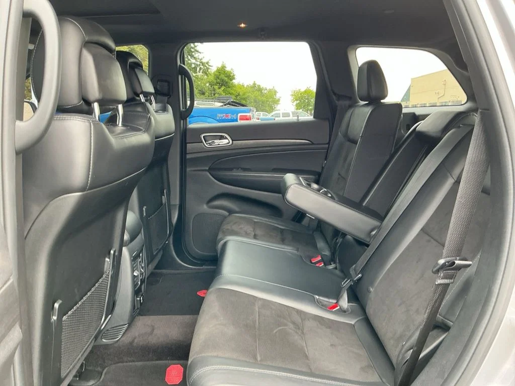 Used 2018 Silver Jeep Altitude image 22
