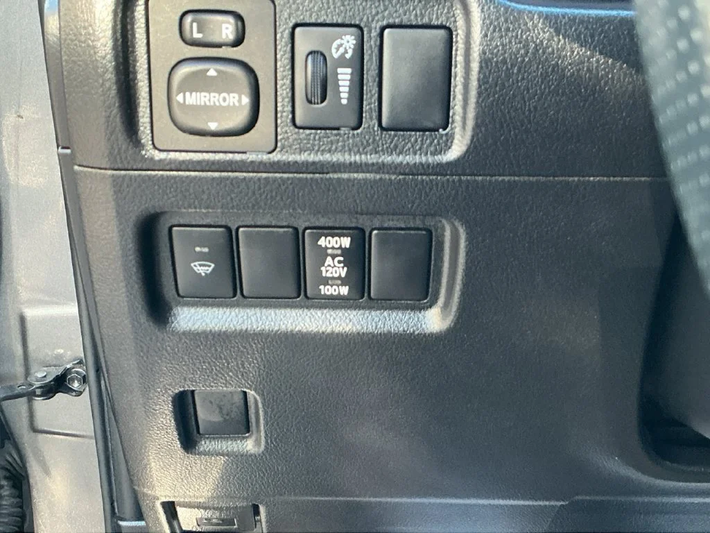 Used 2015 Gray Toyota SR5 image 25
