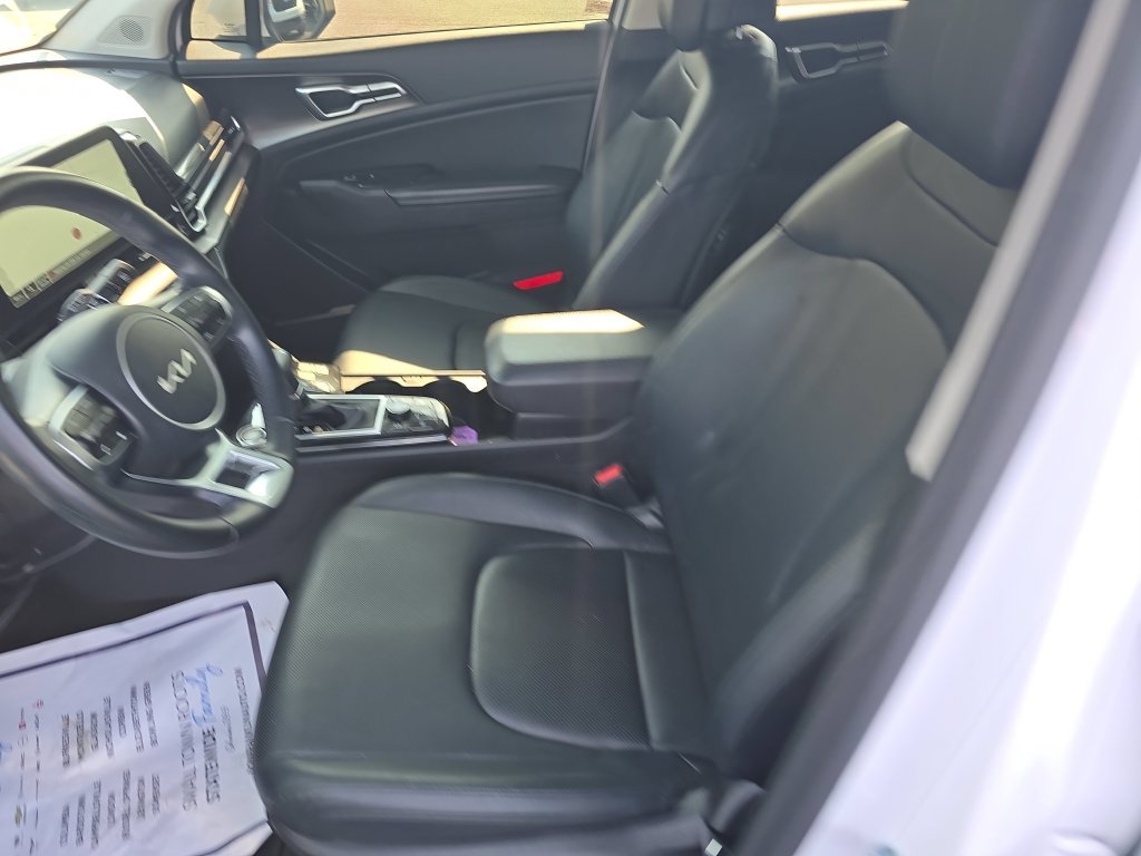 Used 2023 White Kia EX image 15