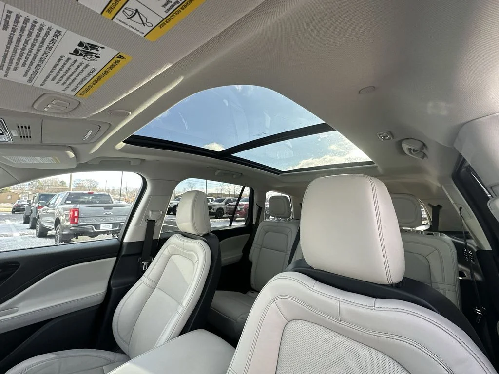 Used 2025 Black Lincoln Reserve image 22