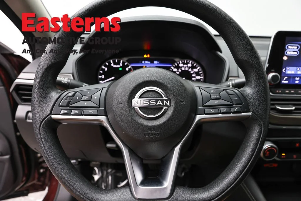 Used 2023 Red Nissan 2.5 SV image 10
