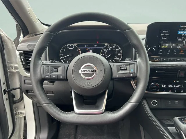 Used 2021 White Nissan SL image 34