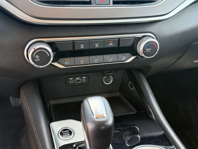 Used 2024 Glacier White Nissan 2.5 SR image 19