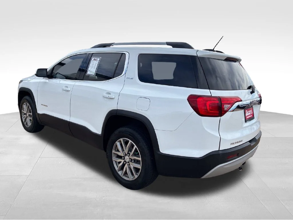 Used 2017 White GMC SLE-2 image 3
