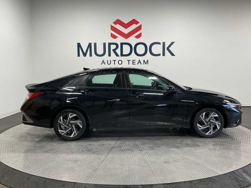 New 2025 Abyss Black Hyundai SEL Sport image 15