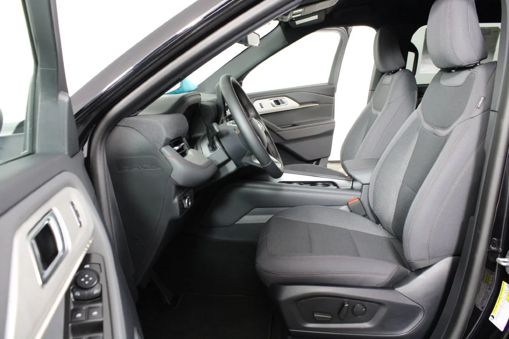 New 2027 Black Ford Active image 23