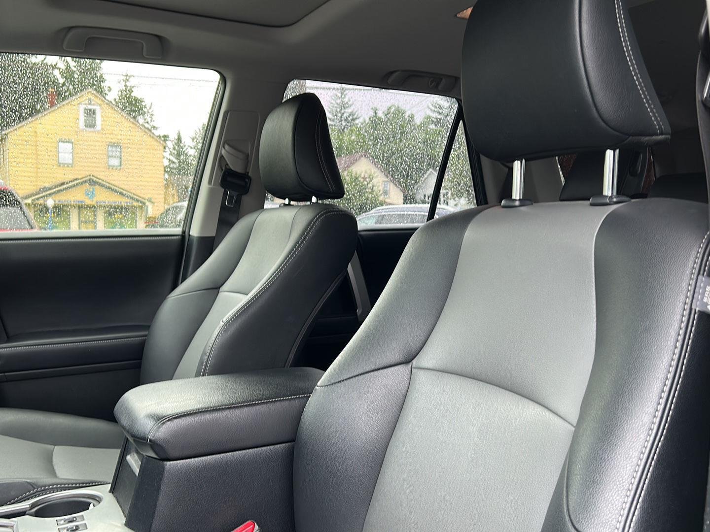 Used 2019 Magnetic Gray Metallic Toyota SR5 Premium image 10