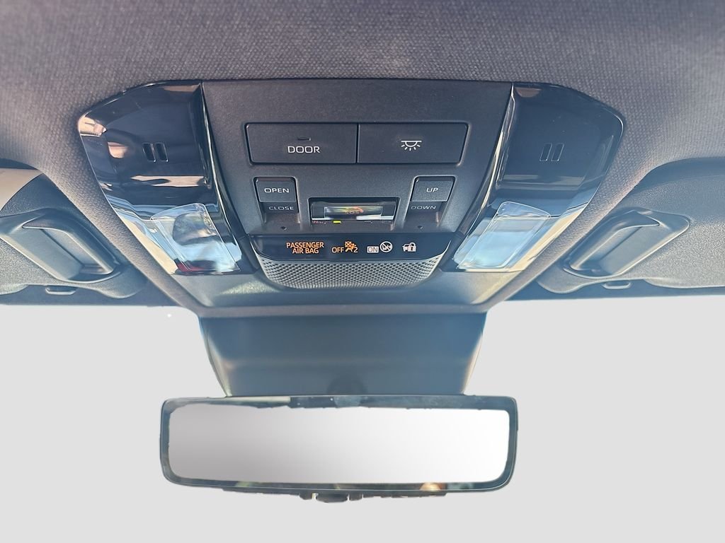 Used 2025  Toyota Base image 38
