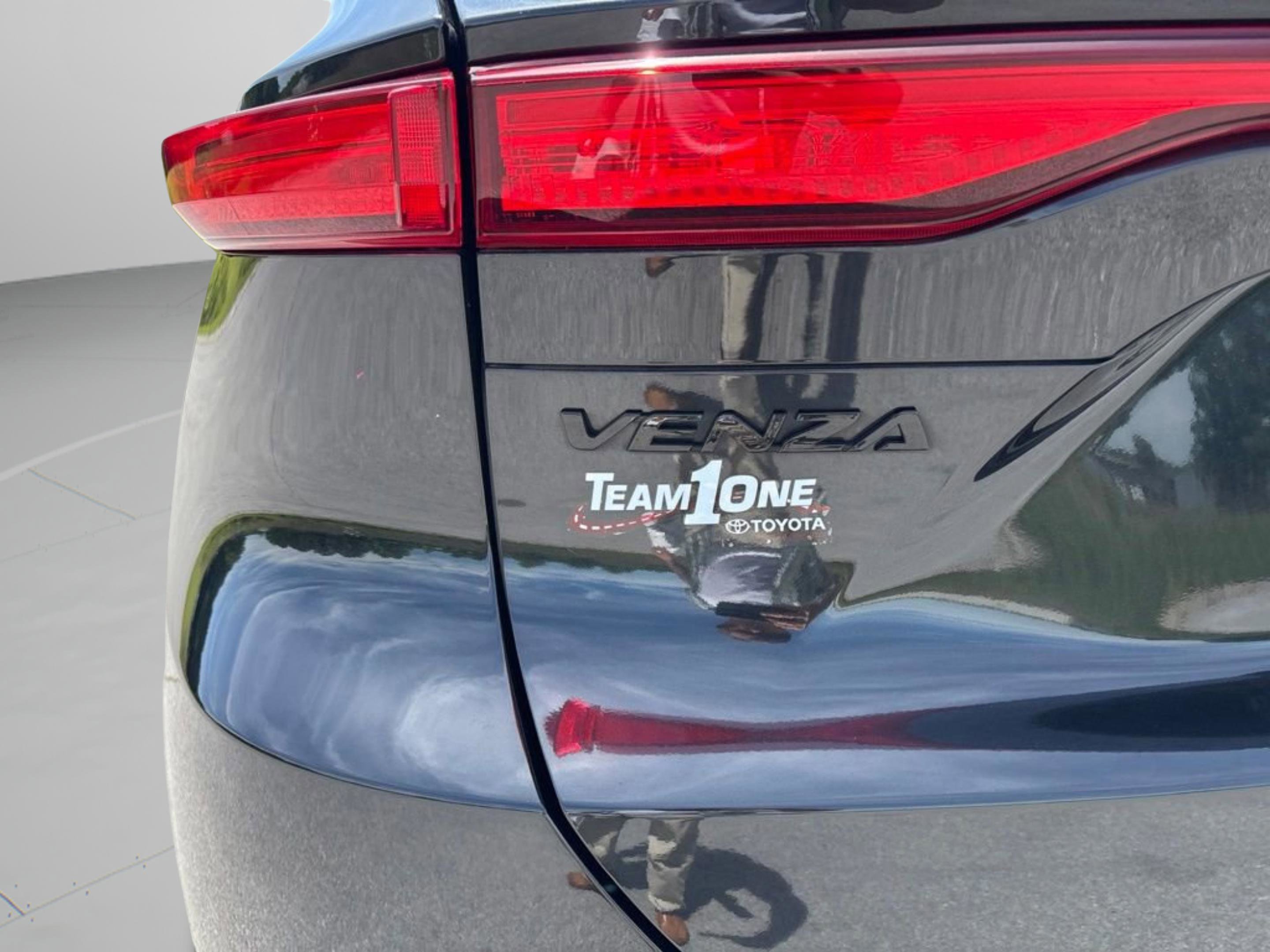 2024 Toyota Venza Nightshade - Photo 45