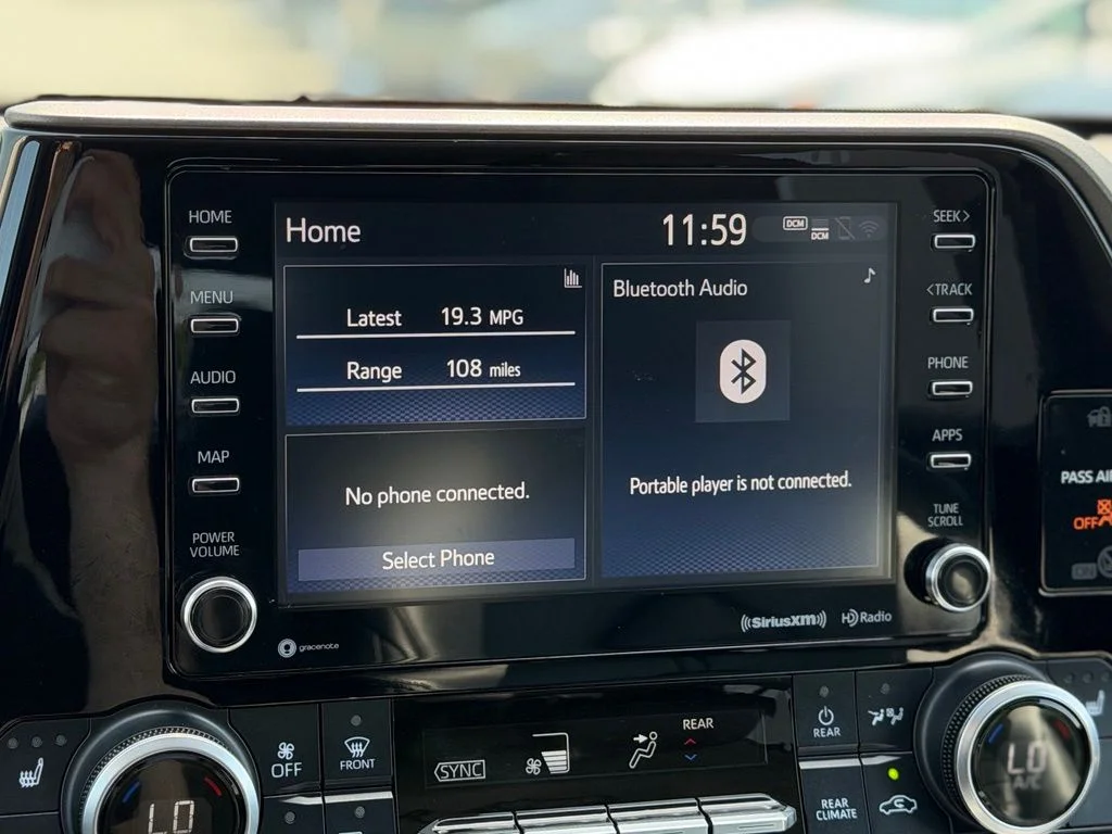 Used 2022  Toyota XLE image 17