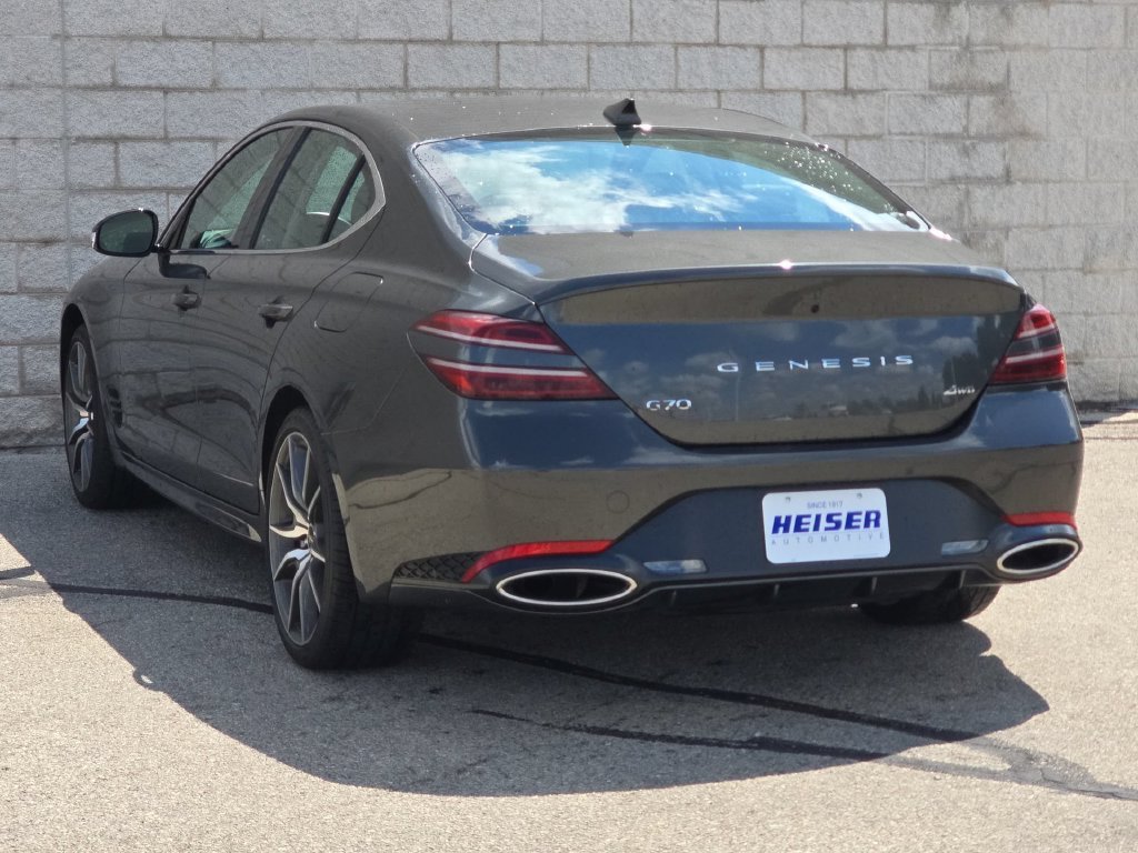 2025 GENESIS G70 Standard - Photo 11