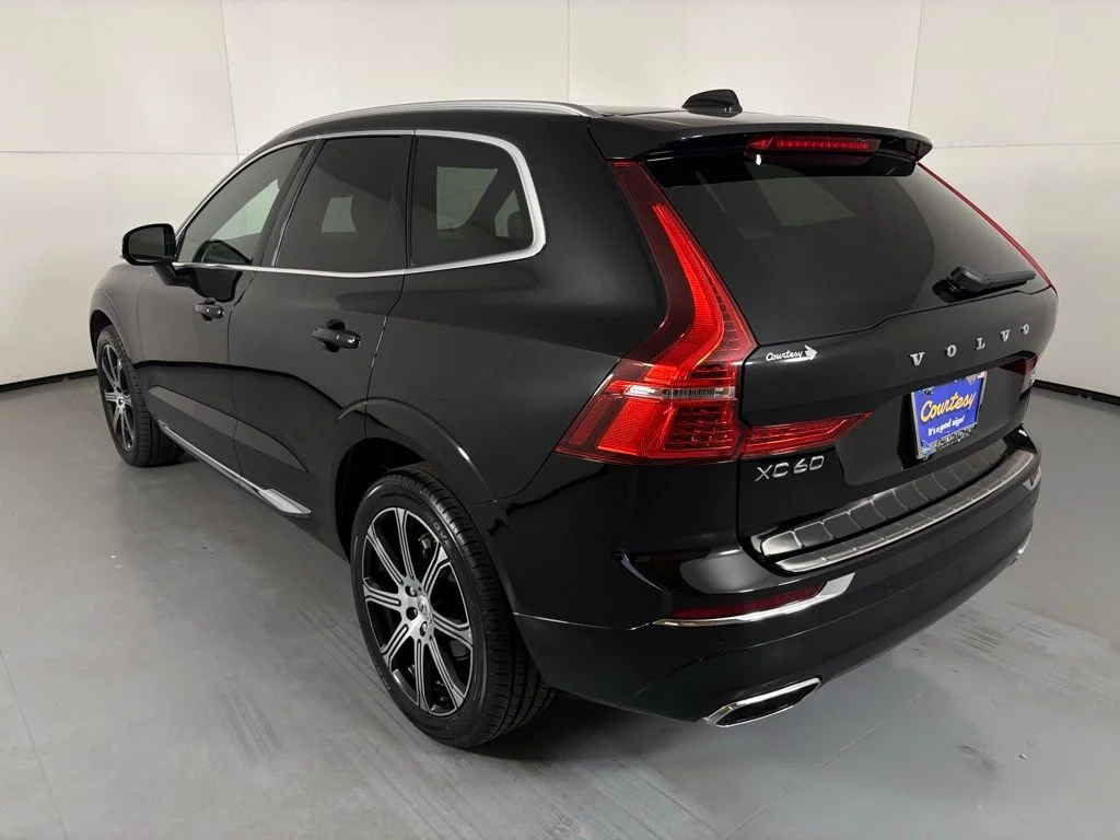 Used 2021 Black Volvo T5 Inscription image 6