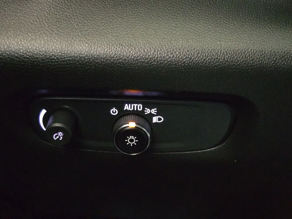 Used 2023 Red Chevrolet High Country image 23