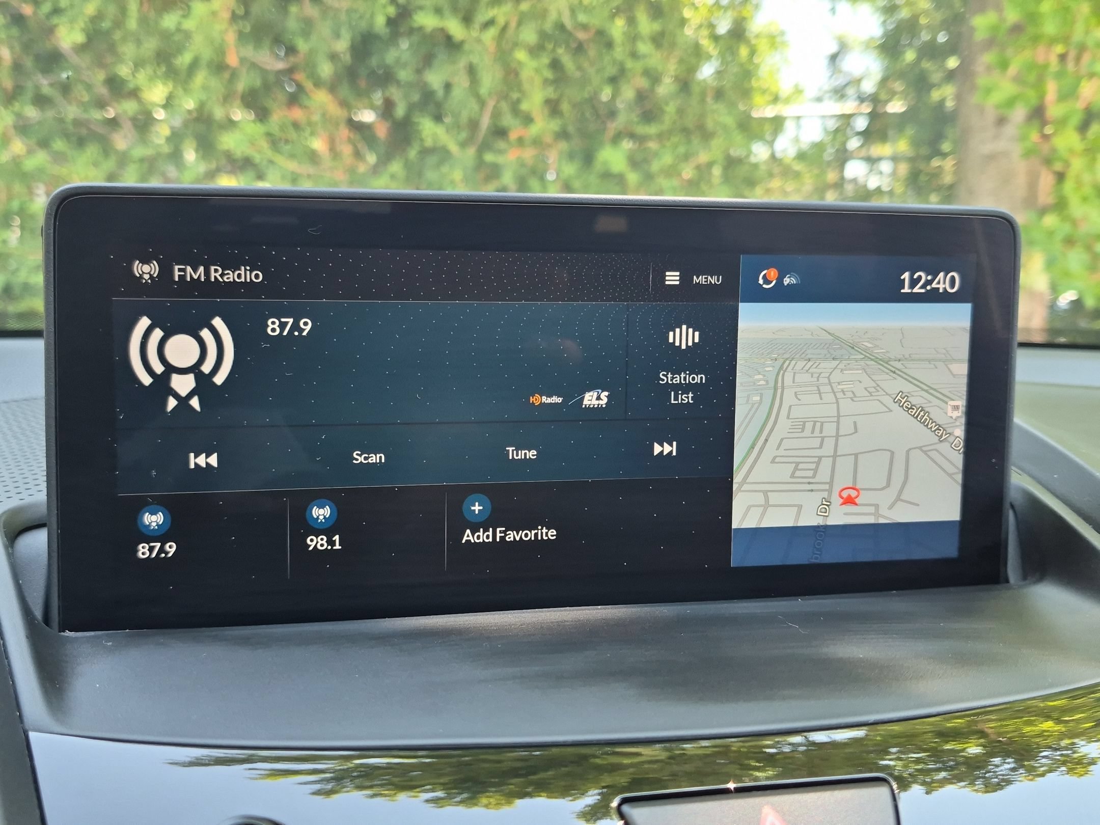 Used 2023 White Acura w/Technology Package image 18