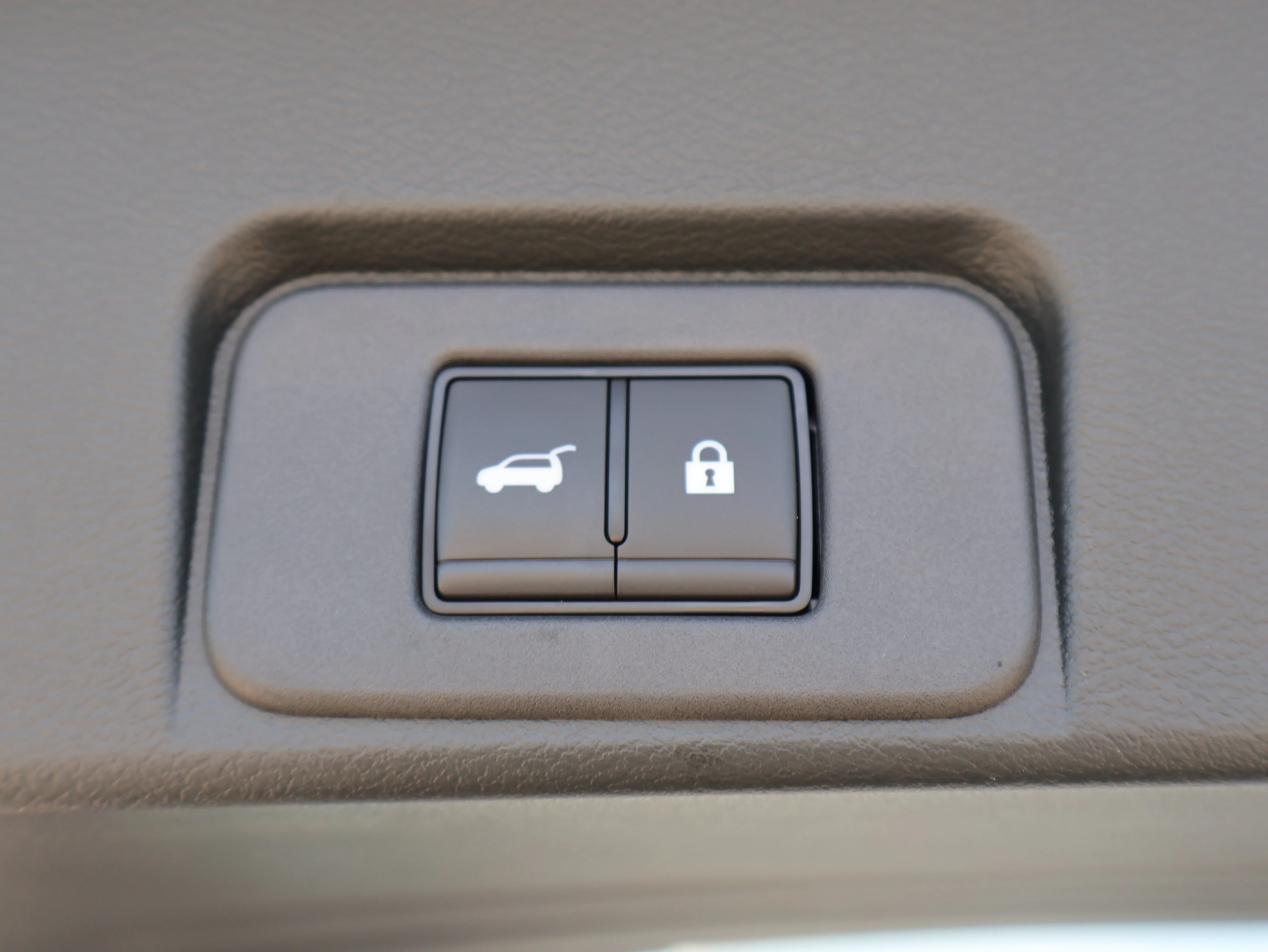 Used 2025 Gun Metallic Nissan SL image 16