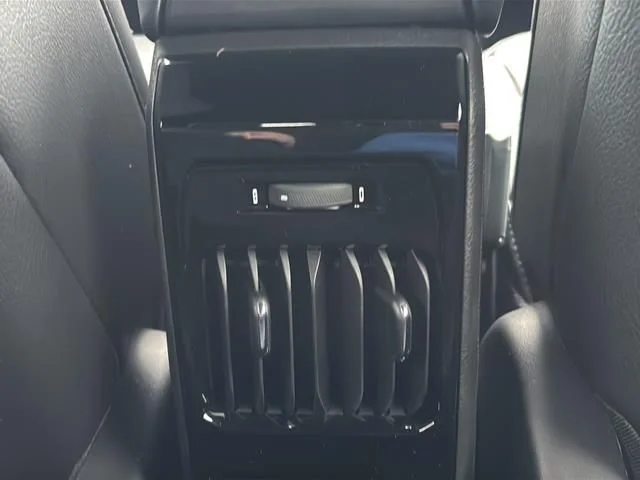 New 2026 White/off-white Jeep Latitude image 43