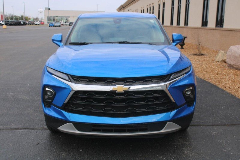 Used 2025 Riptide Blue Metallic Chevrolet AWD 4dr LT w/2LT image 10