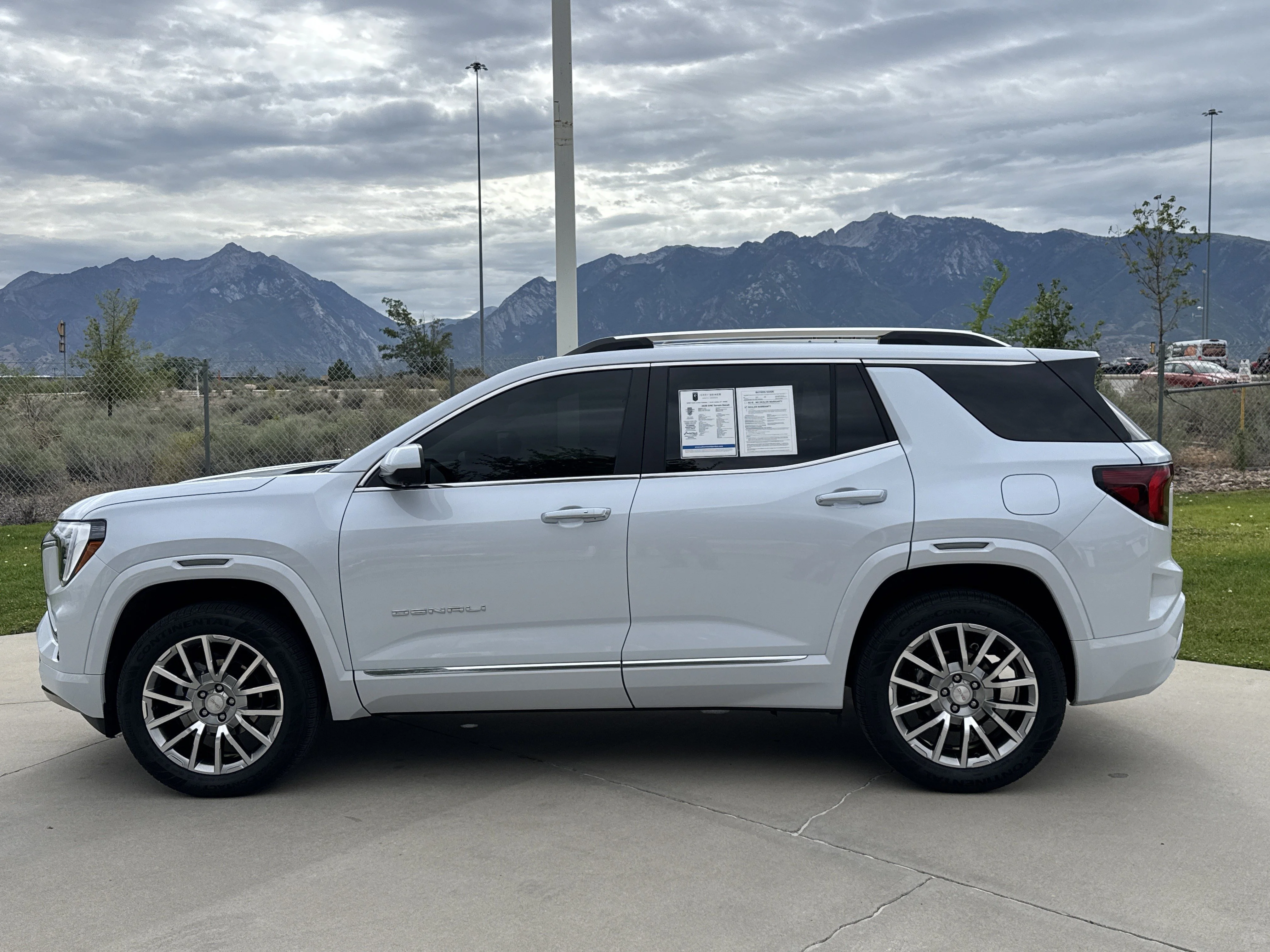 Used 2026 Glacier White Tricoat GMC AWD Denali image 2