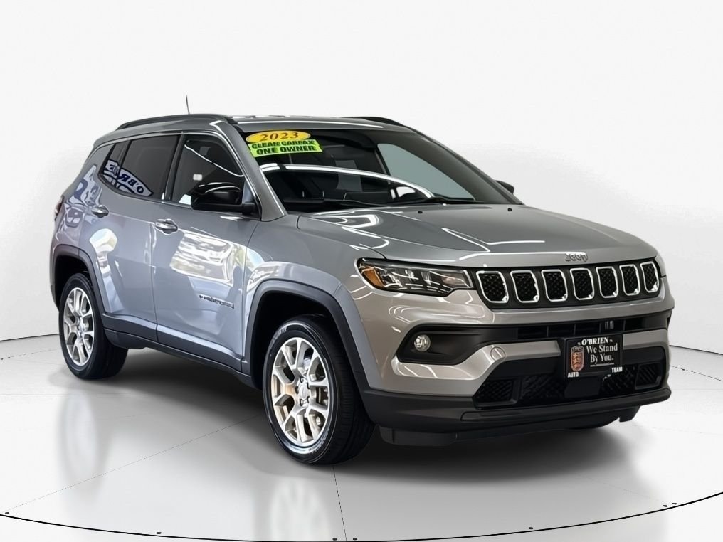 2023 Jeep Compass Latitude Lux 4X4's photo