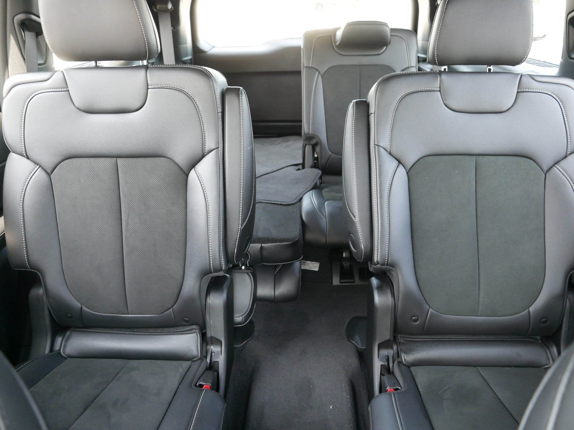 Used 2025 Bright White Clearcoat Jeep Altitude X image 13