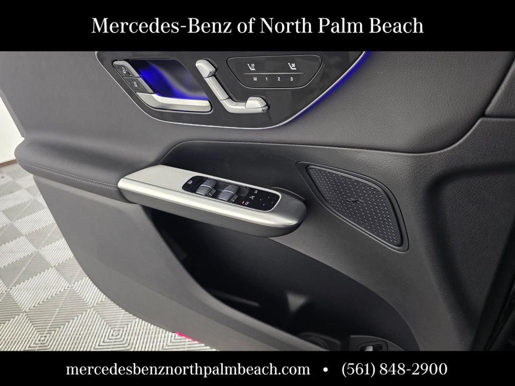 New 2026 Black Mercedes-Benz GLC 300 image 20