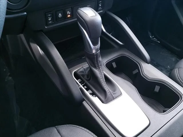 New 2025 Glacier White Nissan Crew Cab SV image 17