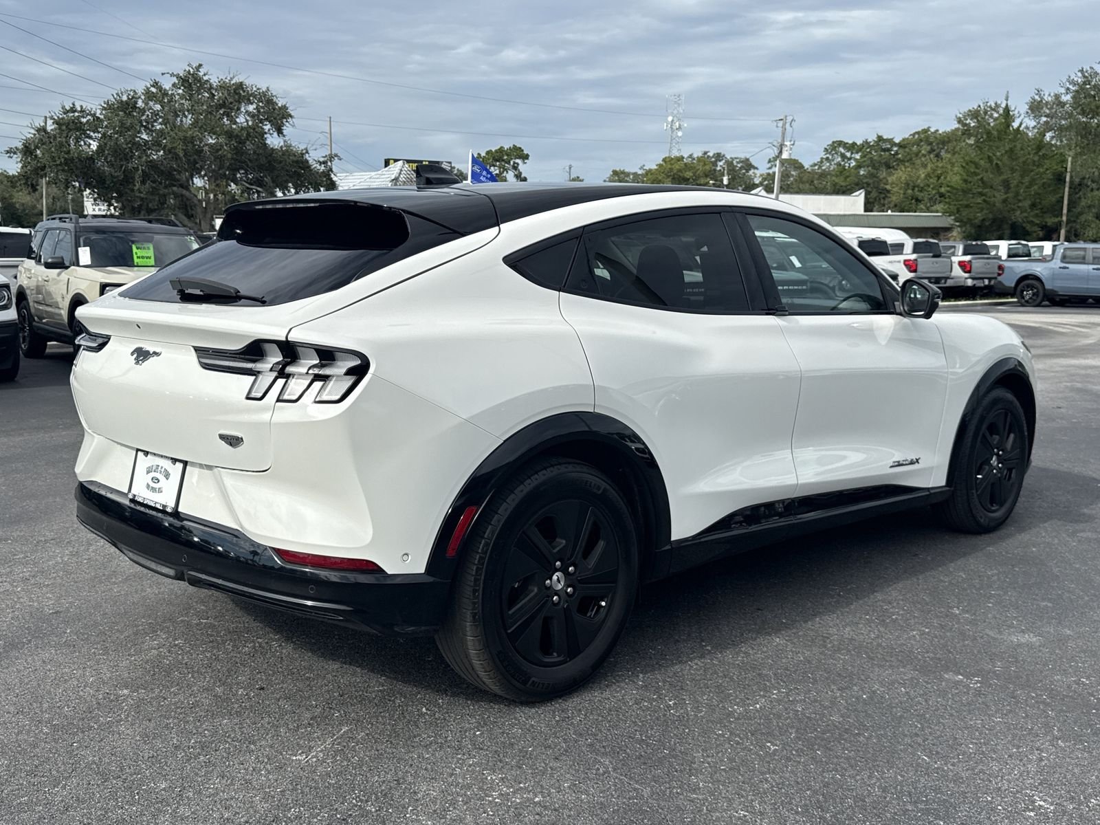 Certified Used 2023 White Metallic Ford California Route 1 image 5