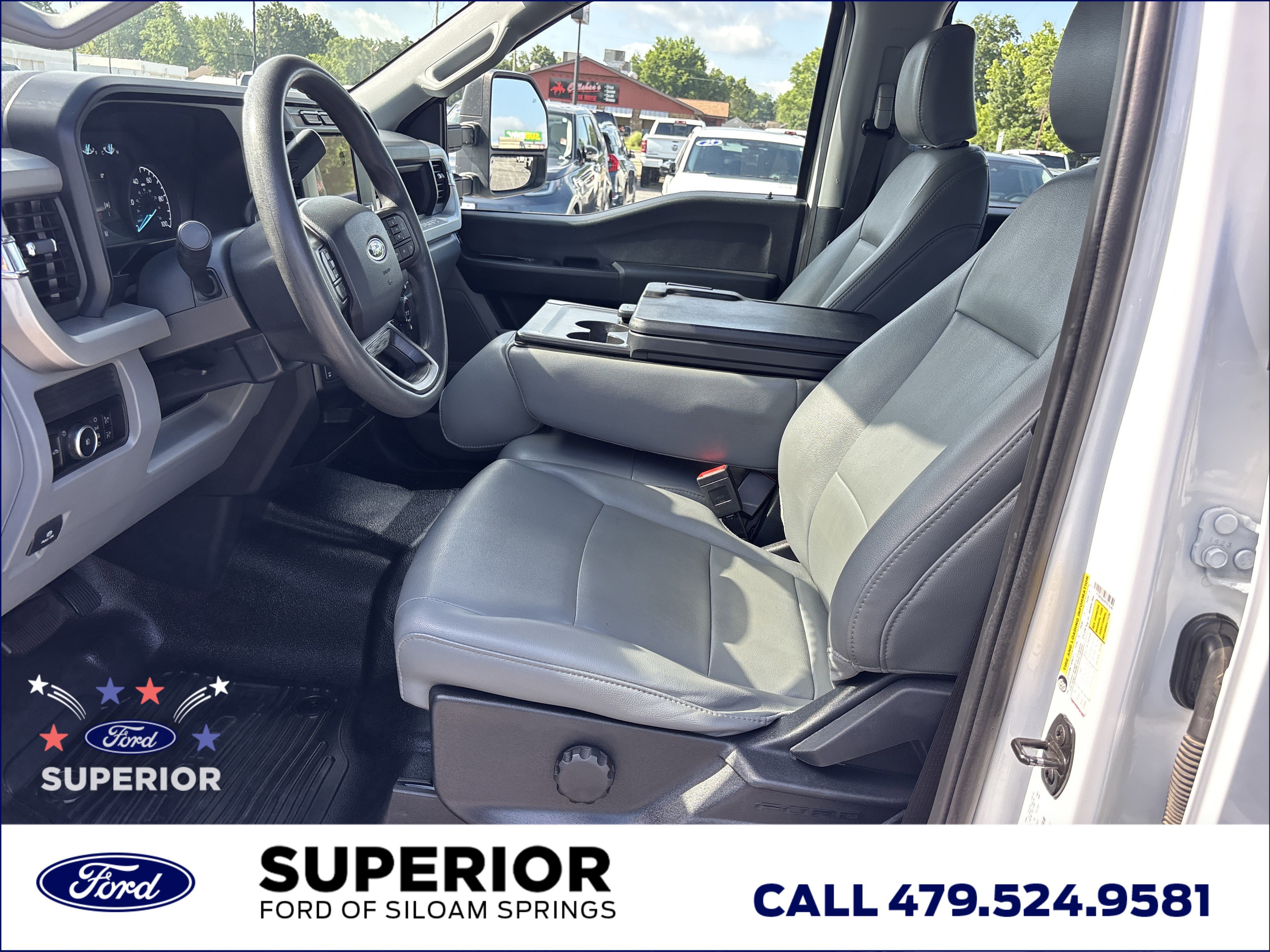 Used 2023 Oxford White Ford XL Crew Cab 4WD image 14