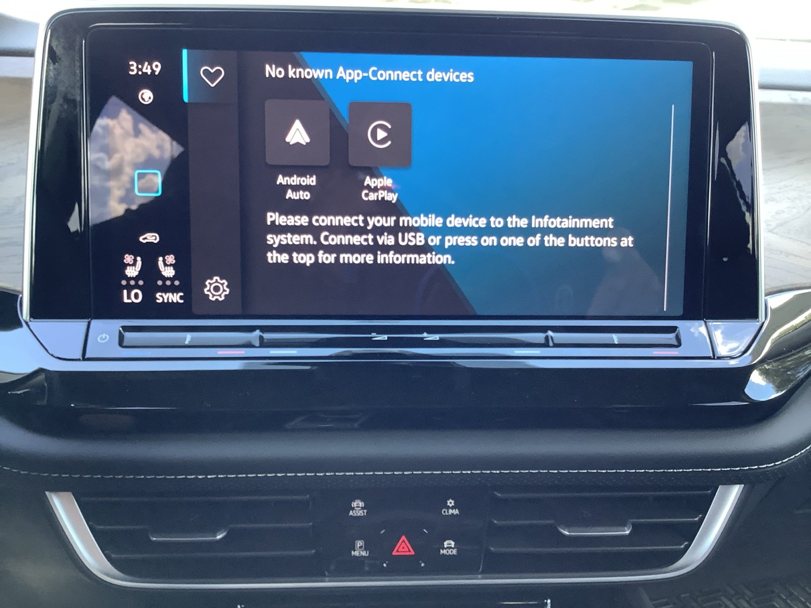 New 2026 Silver Mist Metallic Volkswagen 2.0T SE w/Technology image 16