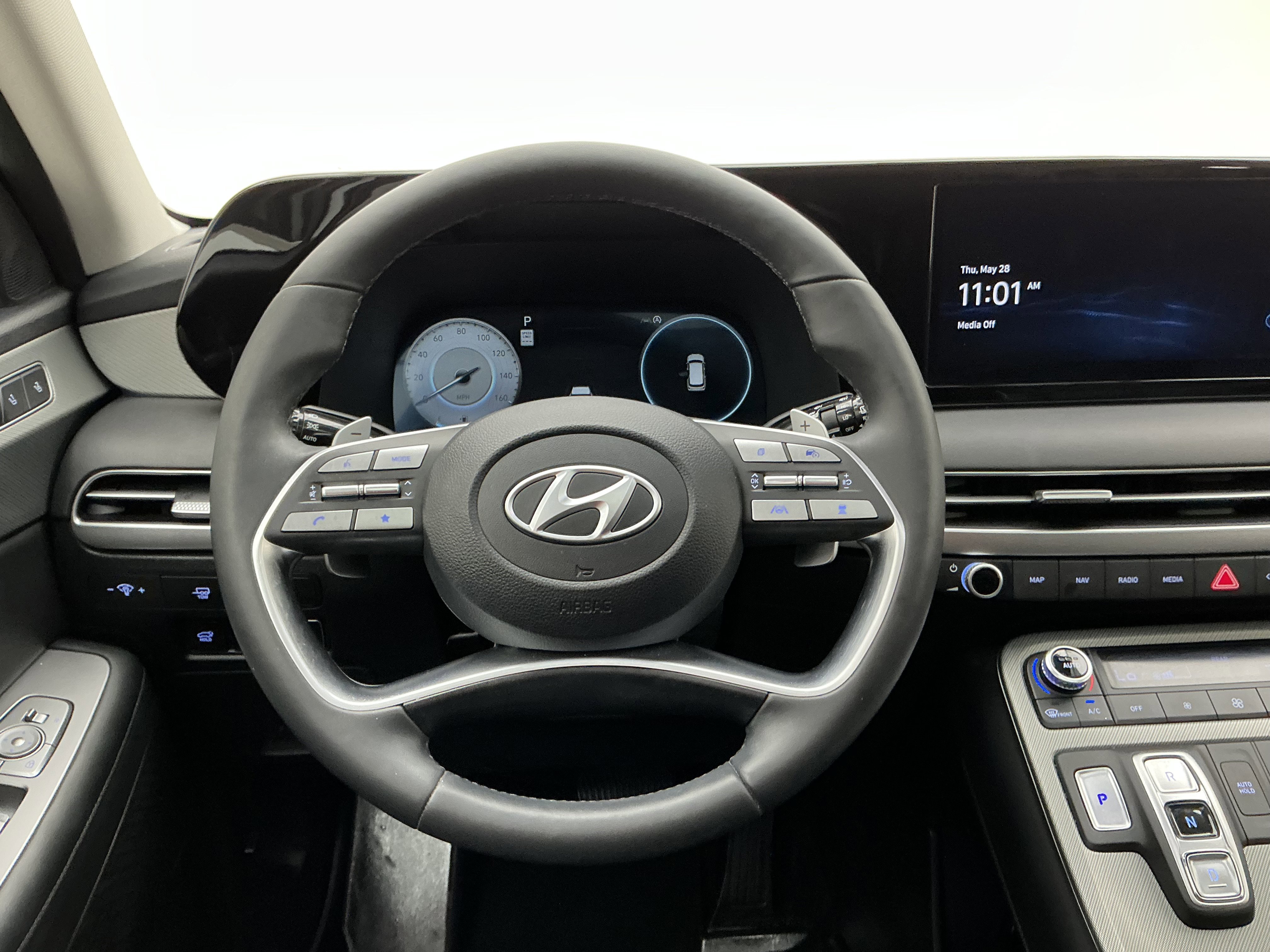 Used 2023 Hyper White Hyundai SEL image 21