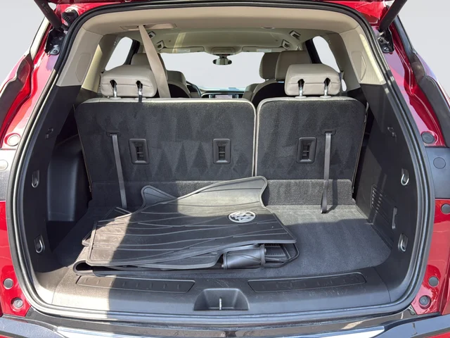Used 2020 Red Buick Essence image 32