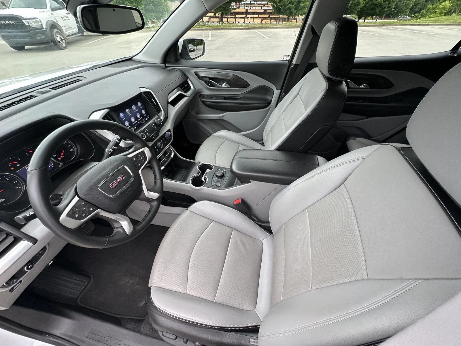 Used 2023 White Frost Tricoat GMC SLT image 10