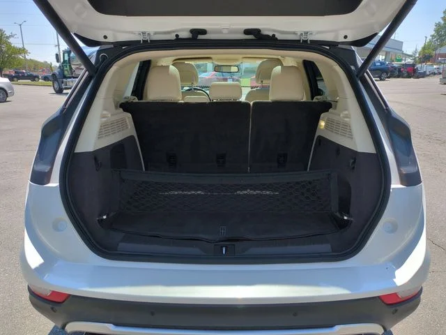 Used 2015 White Lincoln Base image 31