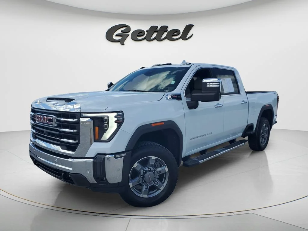 Used 2026 Glacier White Tricoat GMC SLT image 1