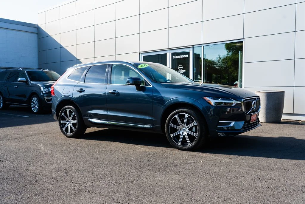 Used 2019 Blue Volvo T6 Inscription image 30