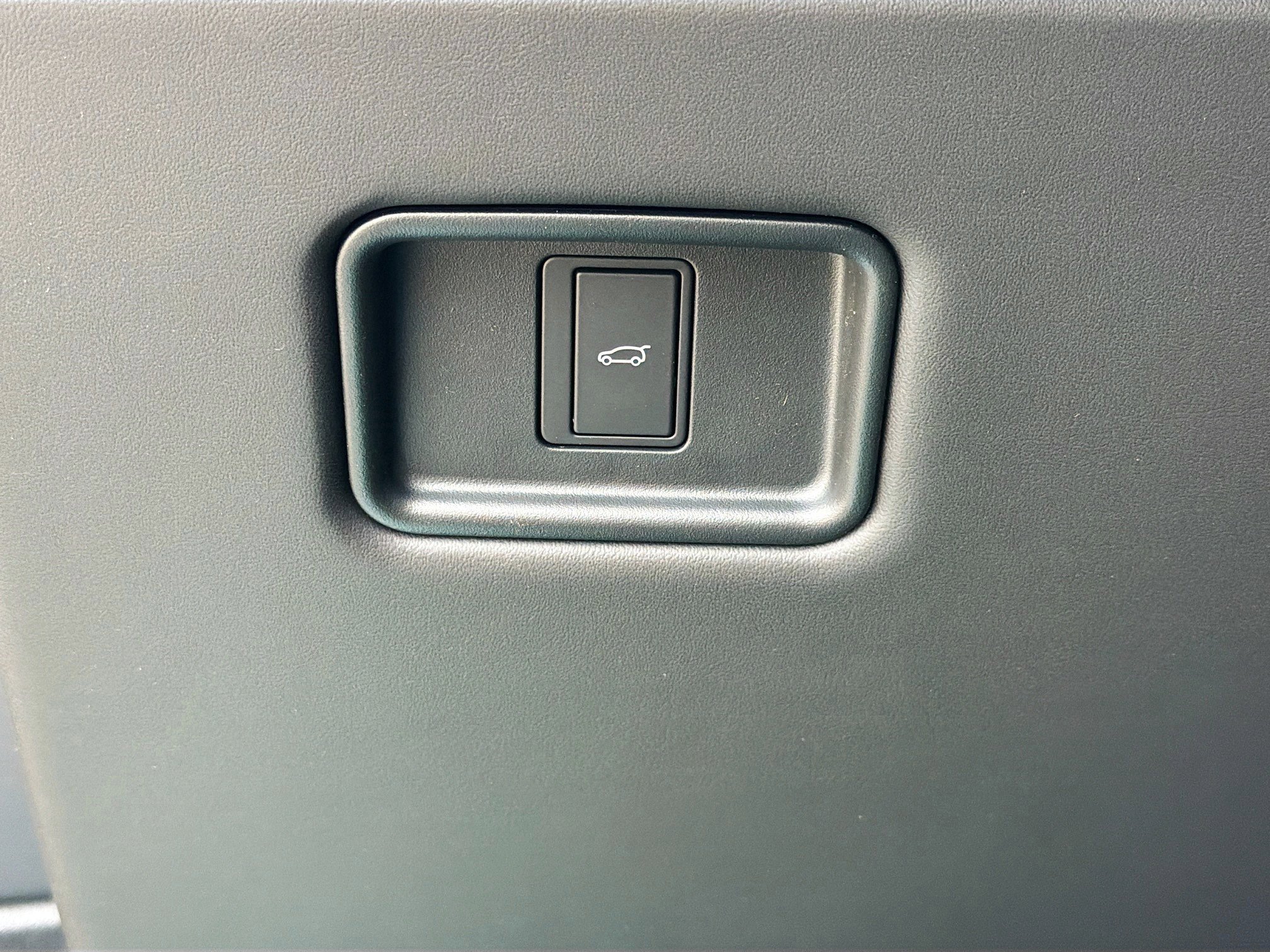 New 2026 Carpathian Grey Land Rover Dynamic SE image 36