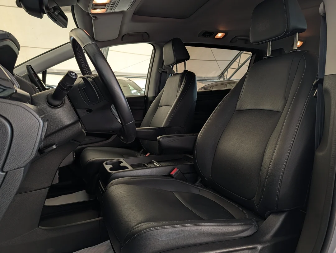 Certified Used 2022 Grey Honda EX-L NAV - - FWD - Power Sliding Doors & Liftgate - Sunroof - Leather - Heated Seats & More! image 15