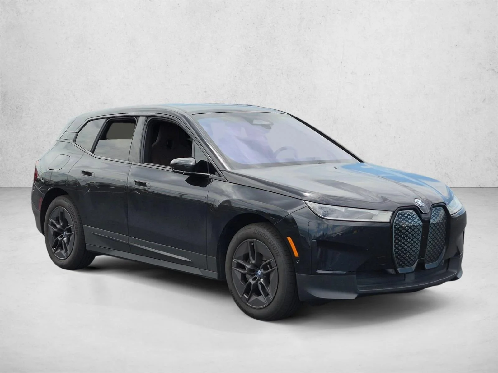 Used 2024 Black Sapphire Metallic BMW xDrive50 image 3